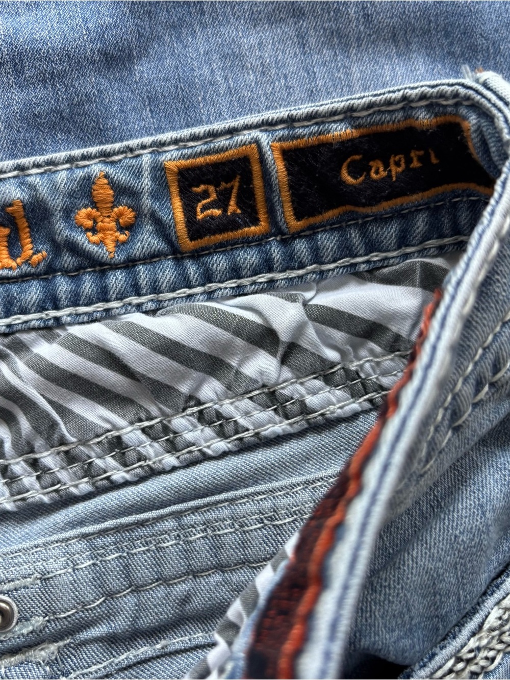 Rock Revival Bambi Cropped Capri Jeans-Embellished-Embroidered-Size 27-Y2K - Picture 6 of 12
